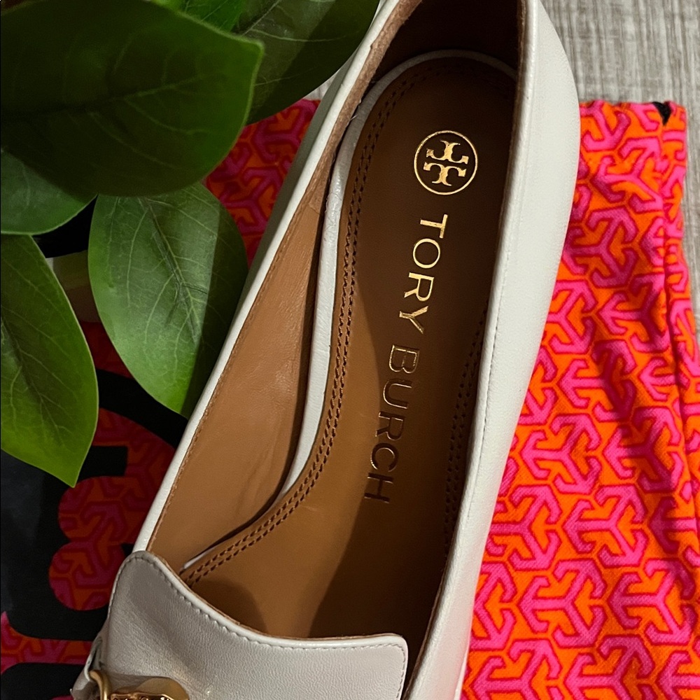 Tory Burch Jessa Shoes - Picture 4 of 16